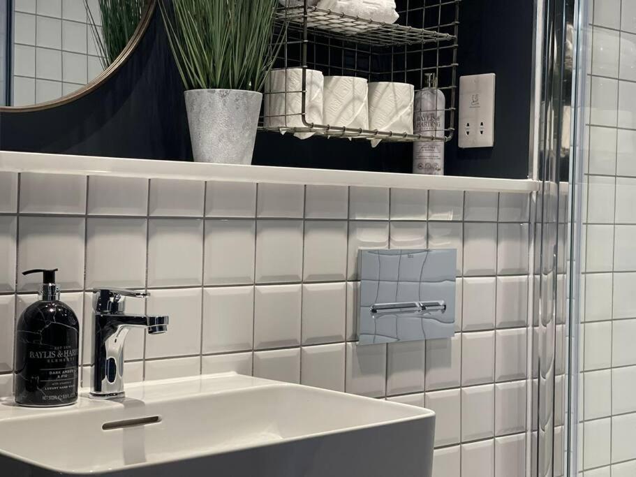 Trendy Apartment In Cardiff Free Parking Εξωτερικό φωτογραφία